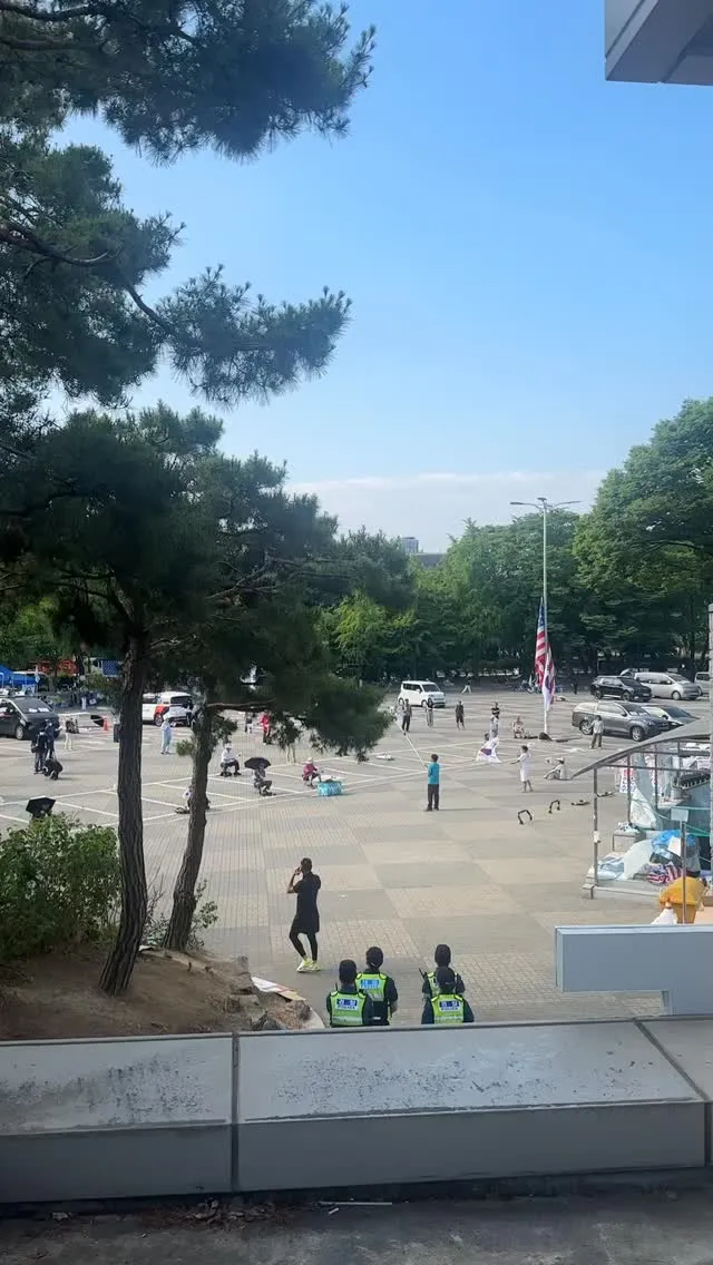 올림픽공원
260618 _ 08:35 ~08:45
날이 밝았다..