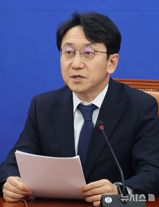 與천준호 "당정, 국민 삶에 집중해야…당권 경쟁, 전대 과정서 해야"

[서울=뉴시스] 이창환 기자 = 천준호 더불어민주당 원내운영수석부대표는 