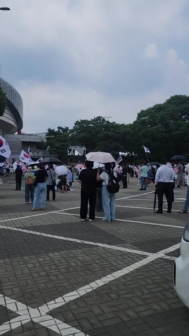 현재 올공 상황

평일 낮인데도 많이 모였습니다!

시간 되신다면 다들 참여 부탁드립니다!!

어제 이어서 오늘도 지원왔습니다🫡🫡