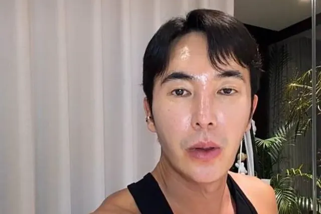 '尹 옹호→잠실 시위' 김우리, "싼마이 극우 감성" 악플 박제...'참교육...

스타일리스트 김우리는 넷플릭스 드라마 '참교육'을 극찬하며 