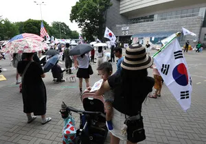 [포토] 잠실 참정권 집회 14일째

[천지일보=남승우 기자] 6.3 지방선거 투표용지 부족 사태 규탄 ‘참정권 집회’가 2주째 이어지는 가운데