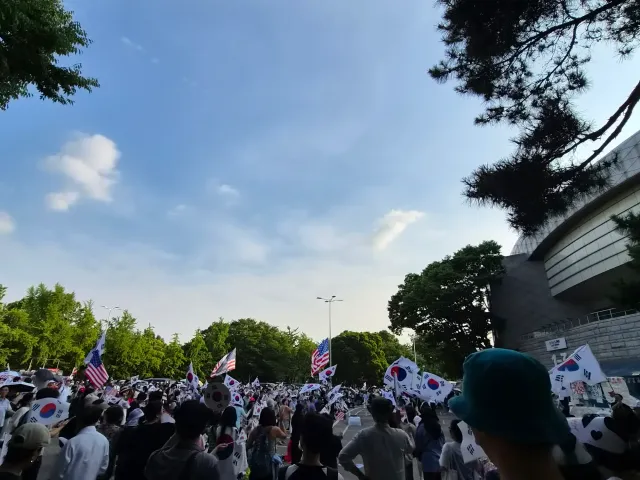 올공6시!!!
퇴근러 함께하시죠
부정선거!재선거!당일투표!수개표!!!!