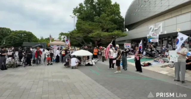 2-1은 미국령으로 바꾸었냐?
저기만 정병환자들이 있고 다른데는 좋음
사람들이 저기를 유난히 피하고 블랙홀임

미정갤 신봉자가 마스크에 미국국기