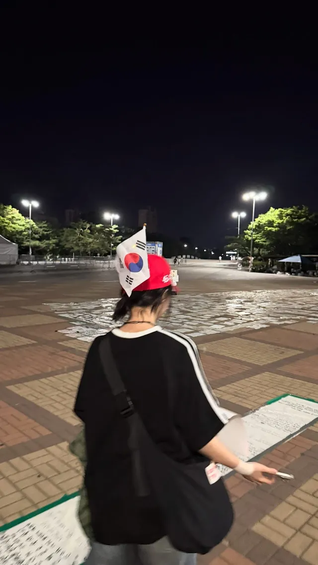 저번주와 마찬가지로 먼저 퇴근합니다아..먼저가서 죄송하고..미안한 마음이네오 ㅠ.ㅜ !!! 오늘도 고생많으셨고 힘냅시다!! 부정선거!!재선거!!
