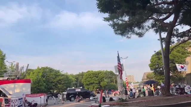 현재시각 06:12 켐트레일로 의심되는 자국 세번째 목격중