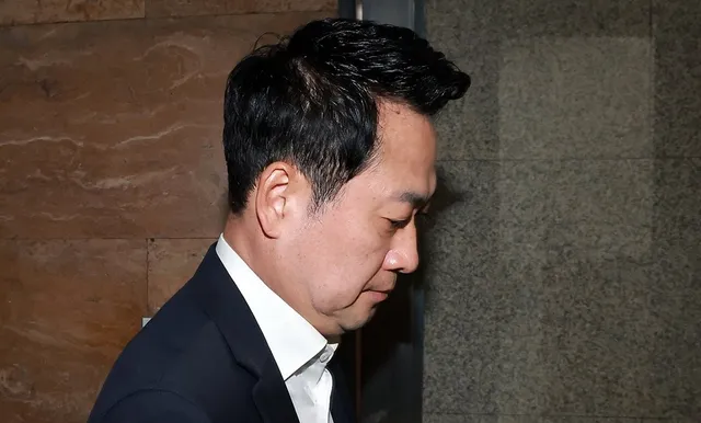 [데스크 칼럼] 장동혁 대표가 사는 길

장 대표