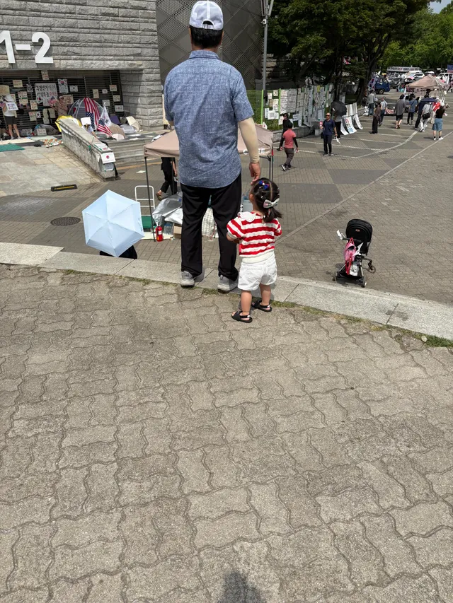 올공 부정선거 재선거 외치는 할비 까까 드리고 싶은데 
용기가 필요했던 채리