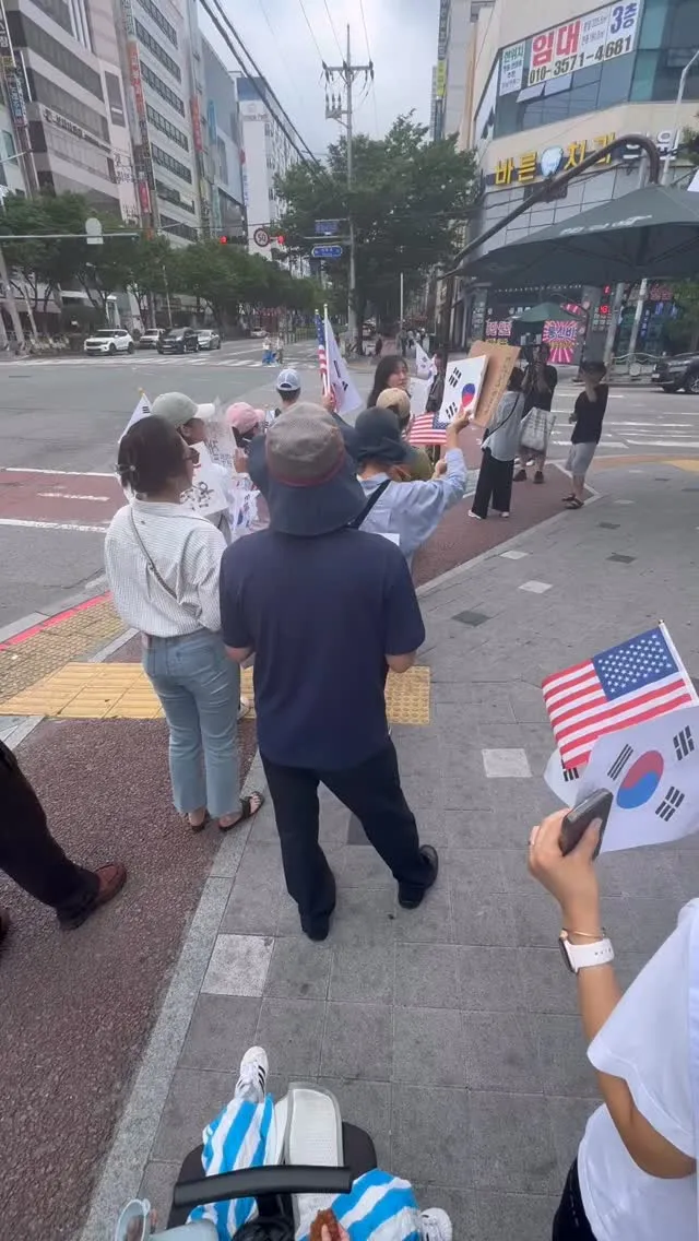 금요일 김해 부정선거 오전 시위
7시 30분에 저녁시위 와주세요!!!!