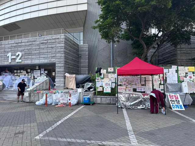 올공 충전지원은 현재 비로 인한 안전상의 이유로 잠시 중단하였다가 기상 상황을 보며 재개할 예정입니다.

비가 오는 와중에도 현장을 지켜주시고 