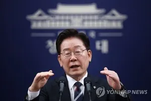 李대통령 "첫째도 물가, 둘째도 물가"…선관위 개혁엔 "헌법 개정도 검...

이재명 대통령은 19일 중동전쟁 종전 이후에도 물가 불안과 공급망