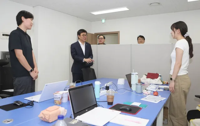 "선수들의 피해 계속 커지고 있다"... 최휘영 문체부 장관, 핸드볼경기...

최휘영 문화체육관광부(이하 문체부) 장관이 최근 봉쇄 집회와 관
