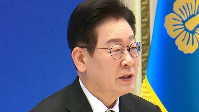 이 대통령 "참정권 집회 편승한 불법 폭력·가짜뉴스, 책임 물어야"

그러나 이에 편승한 불법적인 폭력, 가짜뉴스에 대해서는 끝까지 추적해 그 