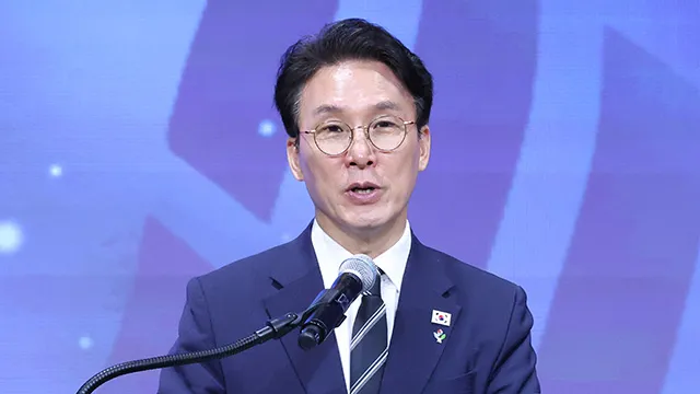 김 총리 “선관위 사태 근본적인 해결책 찾아야…‘원포인트 개헌’ 필...

김민석 국무총리는 선거관리위원회 투표용지 부족 사태와 관련해 “수사와