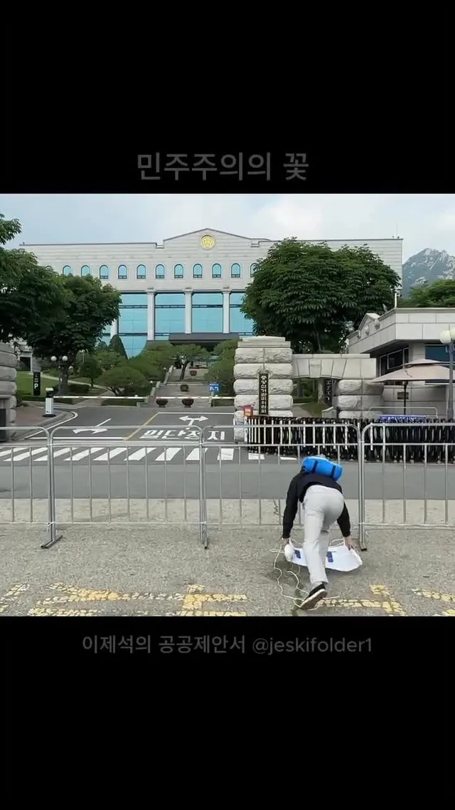 선관위 포스터 버전 no.3

예전부터 선관위 투표 광고 한편 꼭 만들어 
보고 싶었는데... 

이런 역사적 사건을 기념하는 광고를 
만들게 