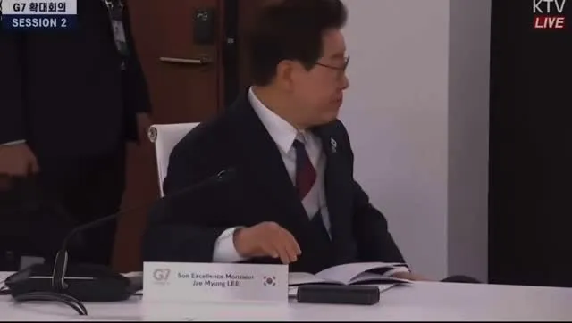 대통령 하기 힘들지? ㅋㅋㅋㅋㅋㅋ 덕분에 웃고간다 ㅋㅋㅋㅋ