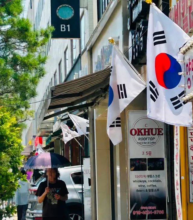 서울곳곳에서 태극기가 걸리고 있습니다.
국민저항에 동참해주세요.
너무나 너무나, 아름답습니다.