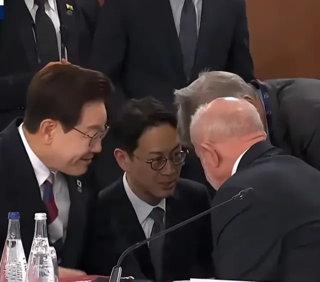 G7정상회의 쉬는 타임에 브라질 룰라 대통령 자리로 가서 10분 동안 대화하는 이재명 대통령의 열일하는 모습을 보면서 보고 싶지 않았지만 자꾸 