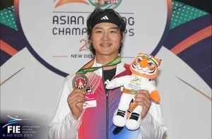 펜싱 오상욱, 잠실 시위에 막혀 빌린 칼로 정상 탈환…中 꺾고 아시아선...

[헤럴드경제=채상우 기자] 한국 펜싱의 간판 스타 오상욱(대전시청