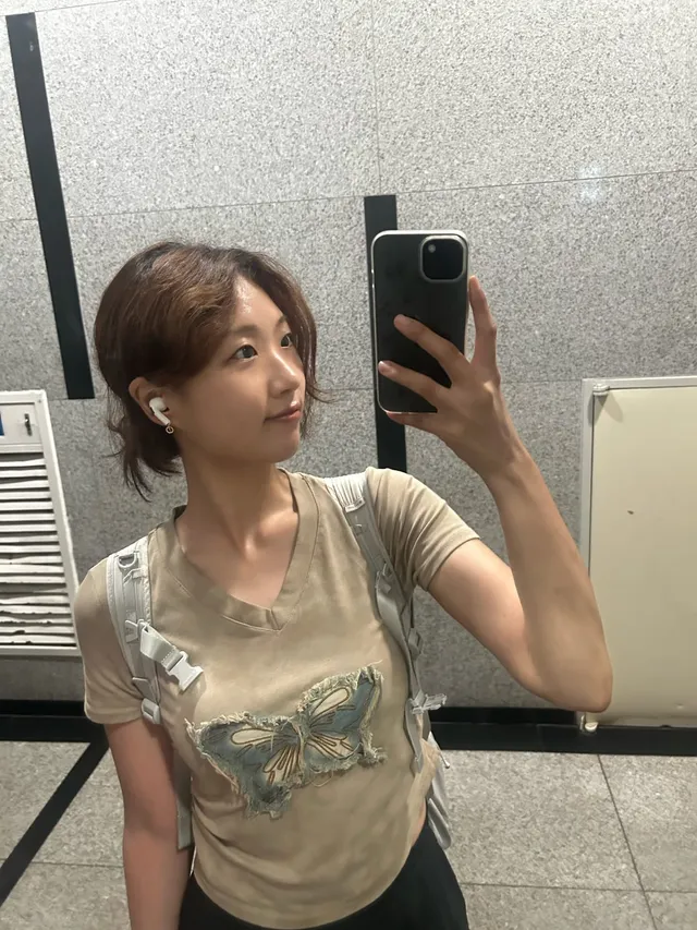 어제자(6/6) 못올린 잠실 사진들 + 귀가 사진
우파 친구 구해용
진짜 1키로 빠짐 잠실 오면 다이어트 많이 된다