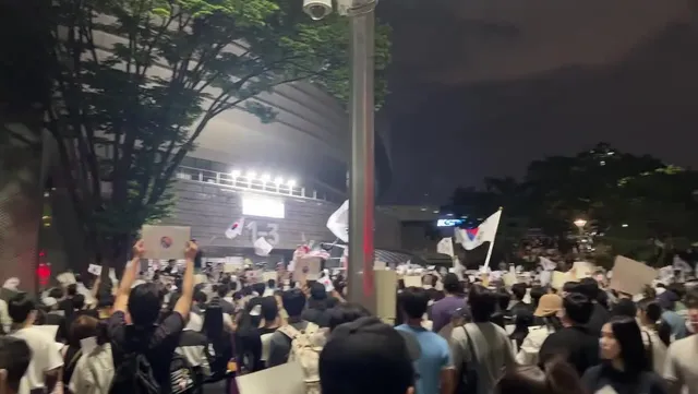 싸움말리는데 싸우는 아주마가
자꾸 ‘돼지년이냐? 너 돼지년이지?’
이래서 상처받았는데

‘김정은 개새끼’해봐 이래서
‘김정은 ㅈ같은 ㅅㅂ새끼 맞