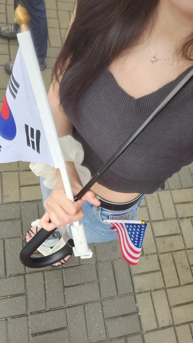 전 저녁에 일정이 있어서 사라집니다!

올공에 계신 분들 모두 홧팅입니다 🎶💪

🔈긴급호소문이 있길래 찍어왔어요!! 

멸공 🔥