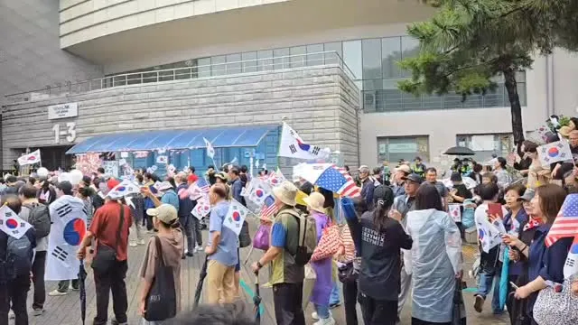 ❤️ 6월 20일 오후16:20~30분
잠실 올공 전투 상황

1-3 전투력 활활
1-2 전투력 증가 중
2-1 국제공조 A-WEB 구호
2-2