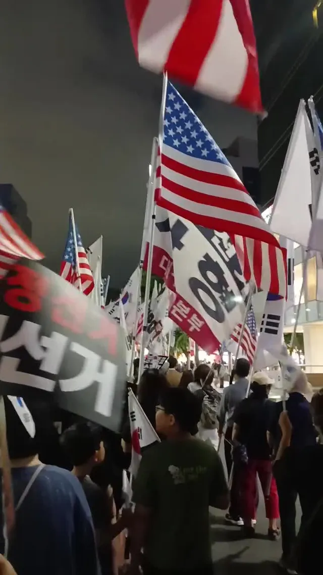 실시간 동성로 교보문고
매우 뜨거움