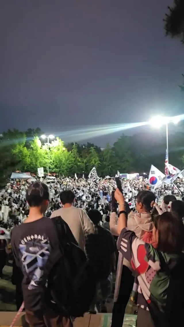 2026년 6월 20일 오후 9시 6분 현재

누가 올공에 사람 없데?
1-3에만 이정도 있는데...
콘서트 인원 때문에 올공역 인원수 많이 집