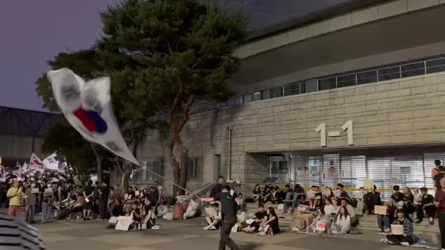 구역 옮겼다 치타도 봤다
태극기 흔드는 분 너무 멋있다
stop the steal
