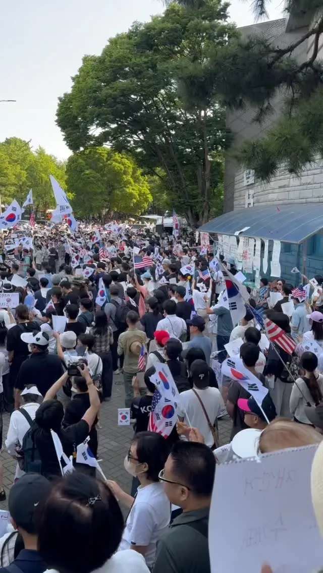 언론이 보도한 '몇몇 극우 세력의 불법 점거 같은 악의적인 프레임들, 이제 우리를 뭐라고 부르든 상관없습니다. 어차피 사실이 아니니까요. 진실은