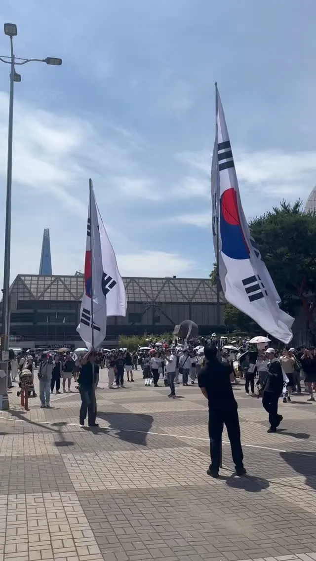 내도~~~우파 친구 만들고 싶 싶 싶 다아아아
(잠실 두 번 갔다왔어요 울산에서…!🫡🇰🇷)