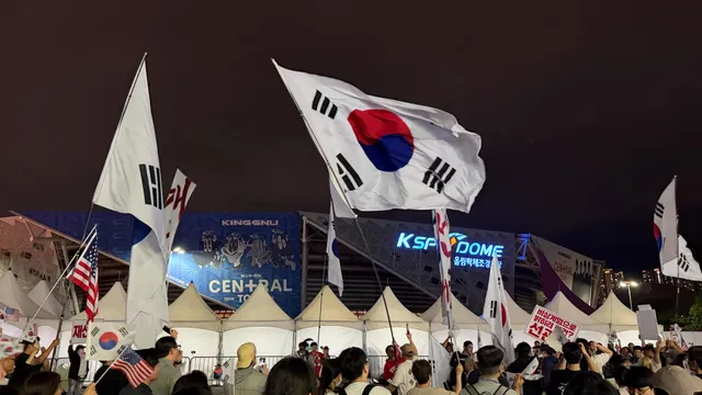 하루종일 울다갑니다
애국가부르다가 맨날 울어요 ㅠ 

부정선거는 자유민주주의의 내란이다.