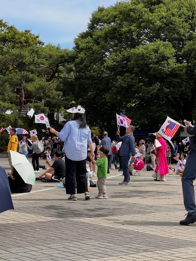 오늘도 한마음으로 외치는 
부정선거 ! 재선거 ! 당일투표 ! 수개표 ! 
우리 지치지말고 꼭 이뤄냅시다 !!