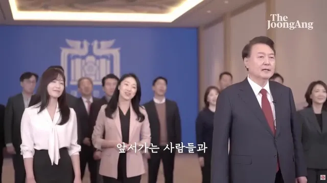 결국엔 6.3 부정선거 사태 같은 굵직한 일들로 인해 사람들은 하나하나 눈을 뜨게 되어 우리 대통령님의 비상 계엄을 재평가 할 것이고, 정해진 