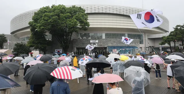 송파 개표소 봉쇄 집회 17일째…주말 공연 장소도 변경

송파 개표소 봉쇄 집회 17일째…주말 공연 장소도 변경6·3 지방선거 투표용지 부족 사