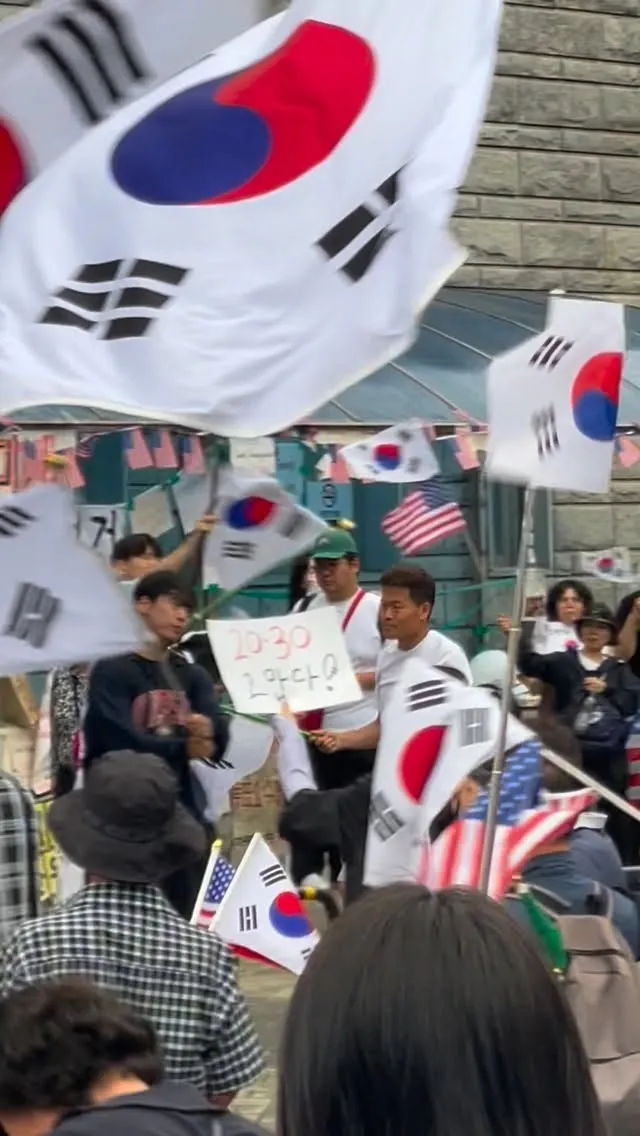 오늘자 든든한 한기리보이쌤 입갤
토요일 올공 사람 더 많아짐