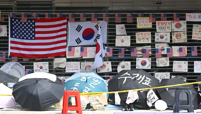[단독] 잠실 봉쇄에 체육단체 피해 눈덩이…핀수영대회는 가까스로 정상...

서울 송파구 올림픽공원 핸드볼경기장에 위치한 잠실 개표소 봉쇄 시위