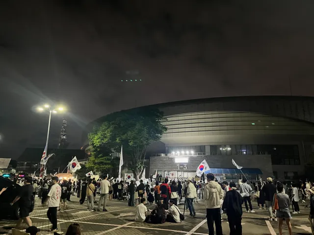 전북 정읍 시민인데요.. 
완전 집돌이라 서른 될 동안 시위는 한번도 
가본 적 없는데 이번에도 안가면 자유대한민국의 
마지막이 될 것 같은 걱
