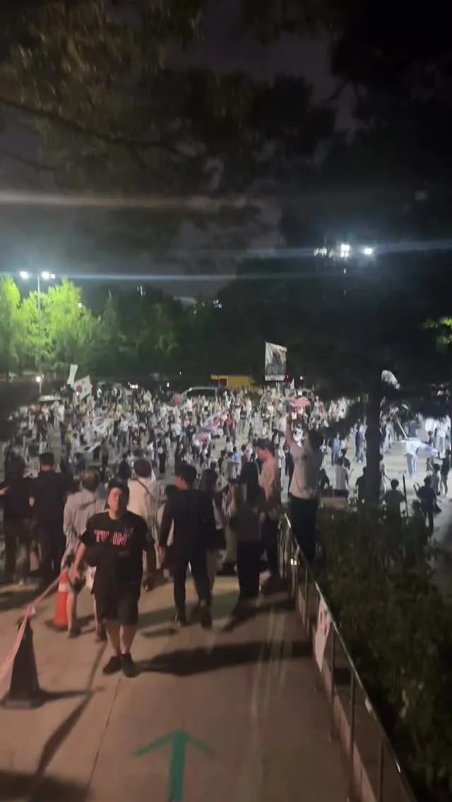 실시간 올공 퇴근하고 바로 뛰어온 올공 일요일인데도 사람이 많아서 좋다 여기만 오면 마음이 편안해진다