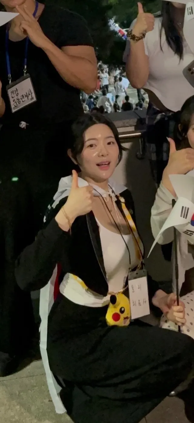 안녕하세요 8년차 물리치료사예요!  2-5에서 테이핑 부스에서 봉사하고 있어요 :) 
저는 평일엔 퇴근하고 가야해서 저녁에 있습니다ㅎㅅㅎ 
다들
