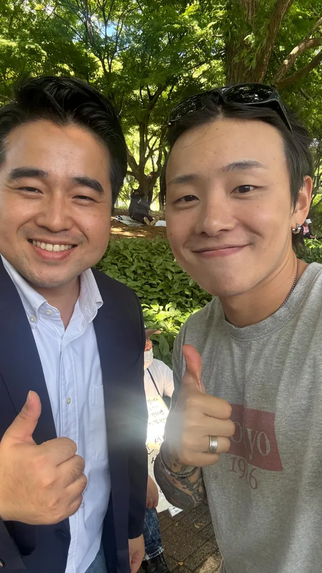 난 정치몰라 , 왜이렇게 정치스토리올려 ? 
올림픽공원 집회 참여했다고 ? 

이제는 이런시선 제가 거를게요~ 👋🏻👋🏻
극좌 손님들 눈치