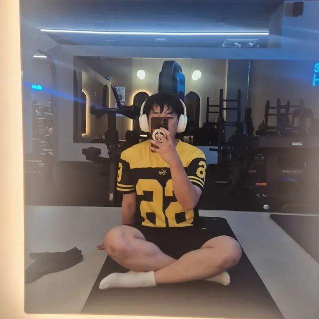 조이풀의 운동일기 💪 

#오랜만 
운동 계정인데 피드업은 안하고 눈팅이랑 선거 이슈에 빡쳐서 있다가 오랜만에 피드업 합니다.

여전히 운동 