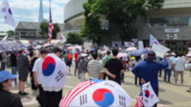 '봉쇄 시위' 계속…합수본 "당일 상황 재구성"

잠실 개표소 봉쇄 시위는 계속되고 있습니다. 검경 합수본은 지방선거 당일 상황을 재구성하며 수