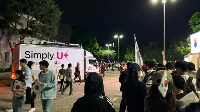 사람 너무 많아서
통신 안 터질 정도였는데
통신3사 출동 ㄷㄷ
최고의 마케팅