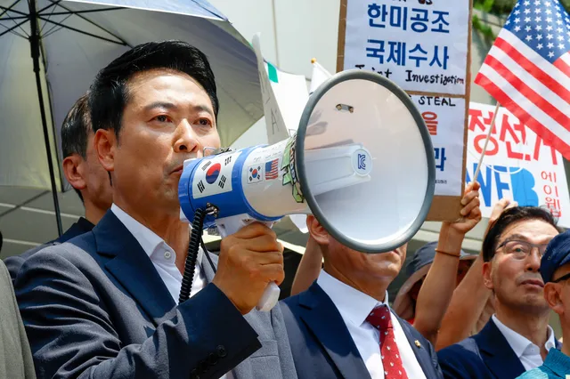 국힘 내부, ‘부정선거론’ 둘러싼 각자도생 메소드 연기

사퇴 요구 맞서 ‘전국 재선거’ 배수진 친 장동혁… ‘공천권 쥔 당권’ 노리며 시기 저