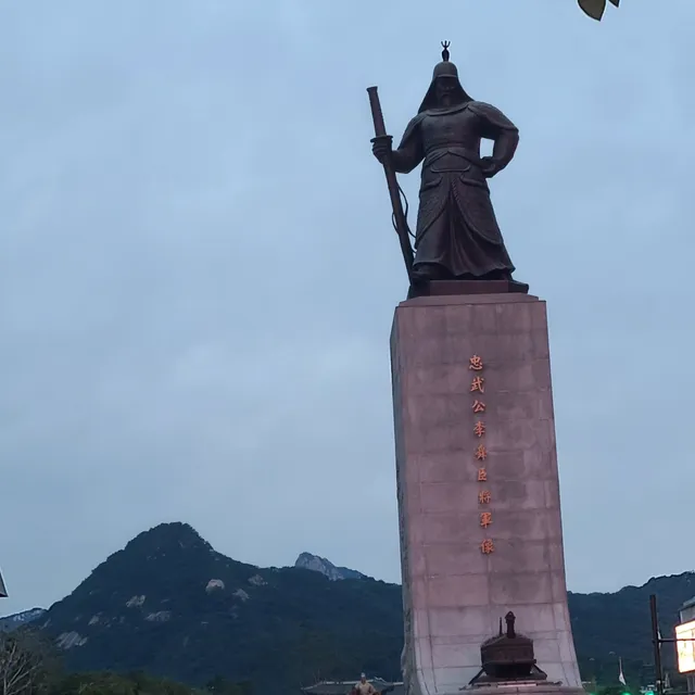 받들어 총

#현충일 #받들어총 #광화문 #광화문광장 #한국전쟁