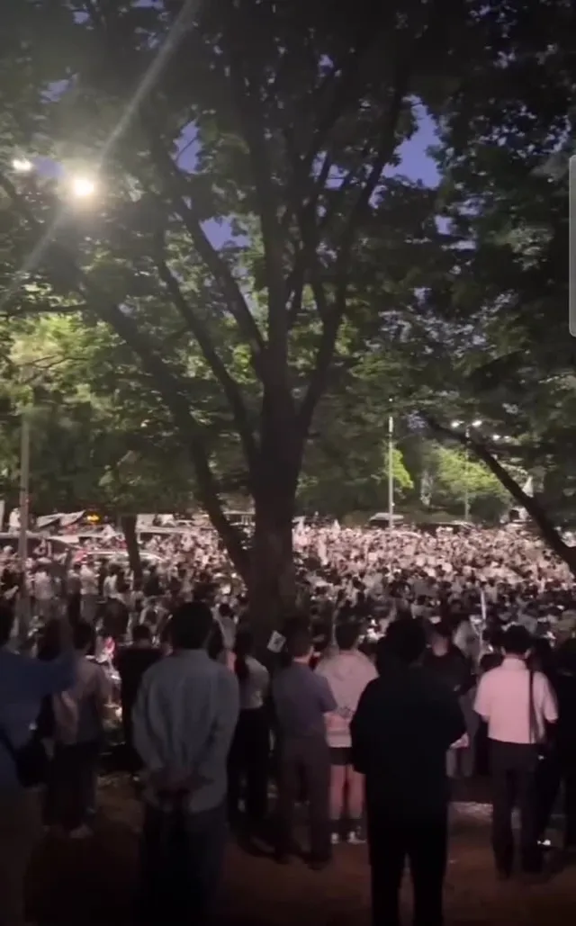 재선거만 외치면 프락치라는 애들한테 물어보자 

니들 논리면 좌우중도 할거없이 많은 국민들이 모여 '재선거만' 외쳤을 때 이 모든 사람들이 프락