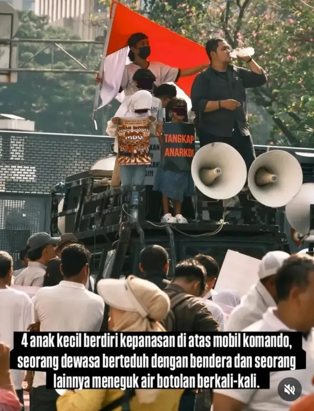Hei sekolah, Diknas, otak kalian dimana?

Itu anak2 lho. Kok bisa2nya kalian bia