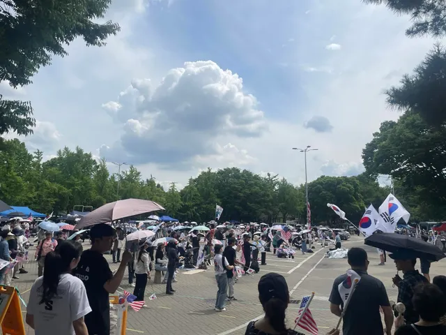 결혼 후 지켜야할게 많아진 이제서야 계몽했는데
올공에 젊은이들은 정말 똑똑하다
희망의 불씨가 꺼지지 않았으면 좋겟다