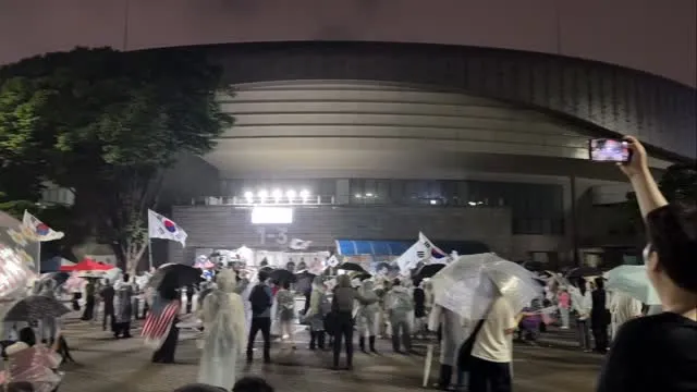 26.06.22 22:00
그많던 올림픽공원 게시물 왜케 줄었대요ㅠ
다들 지치고 힘들지만 힘내요 우리